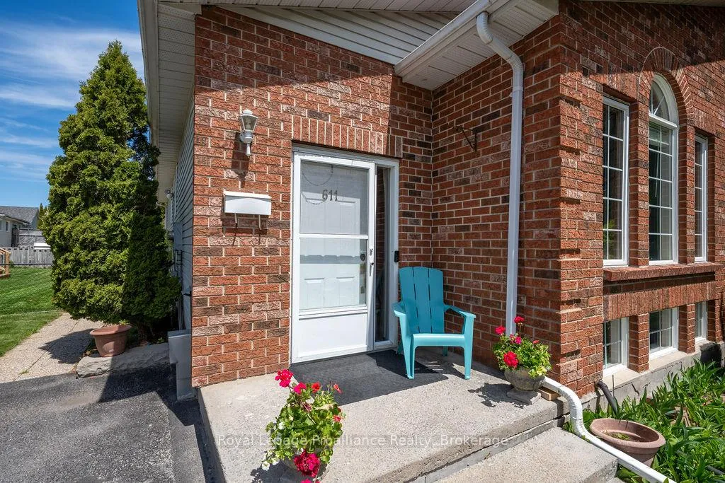 Photo 6 of 611 Barnsley Crescent, Kingston, City Southwest — HOMEH
