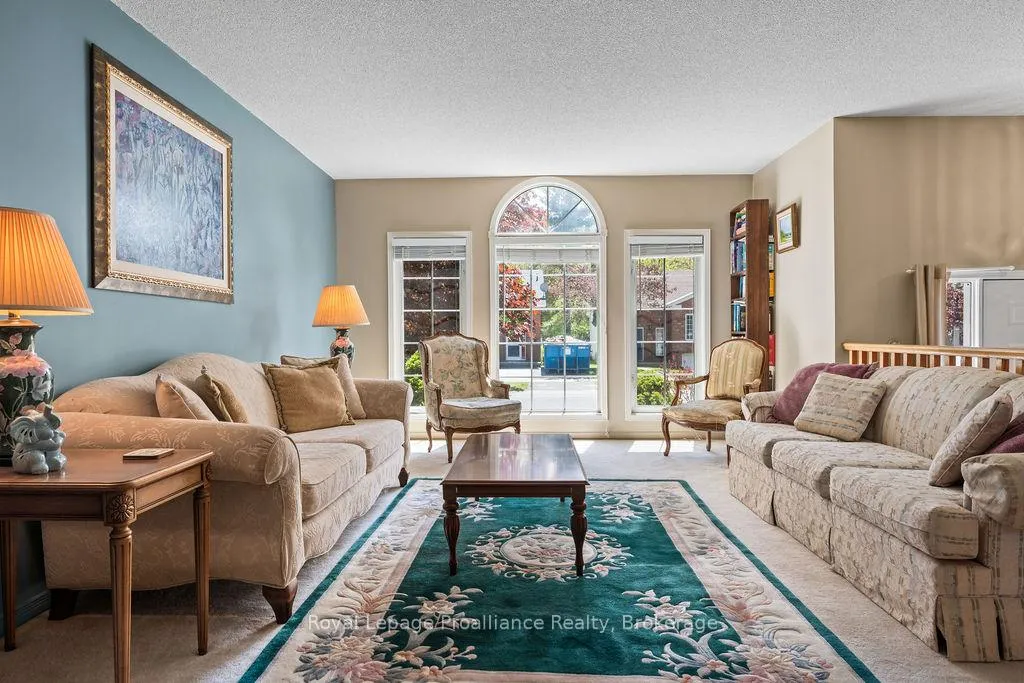 Photo 9 of 611 Barnsley Crescent, Kingston, City Southwest — HOMEH