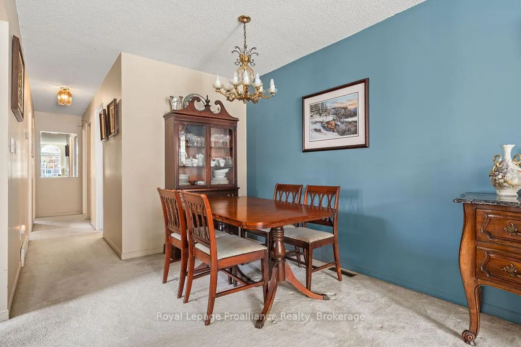 Photo 12 of 611 Barnsley Crescent, Kingston, City Southwest — HOMEH