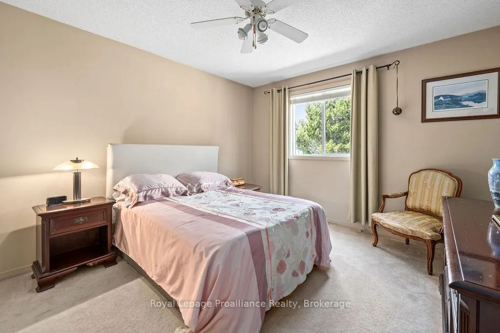 Photo 16 of 611 Barnsley Crescent, Kingston, City Southwest — HOMEH