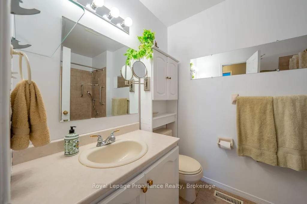 Photo 20 of 611 Barnsley Crescent, Kingston, City Southwest — HOMEH