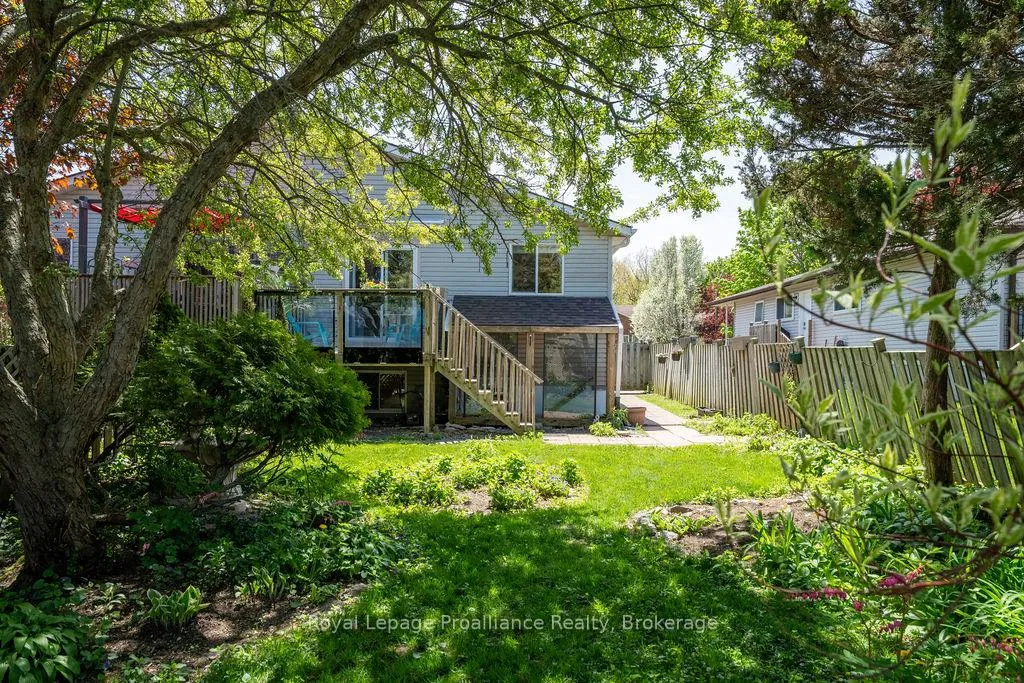 Photo 23 of 611 Barnsley Crescent, Kingston, City Southwest — HOMEH