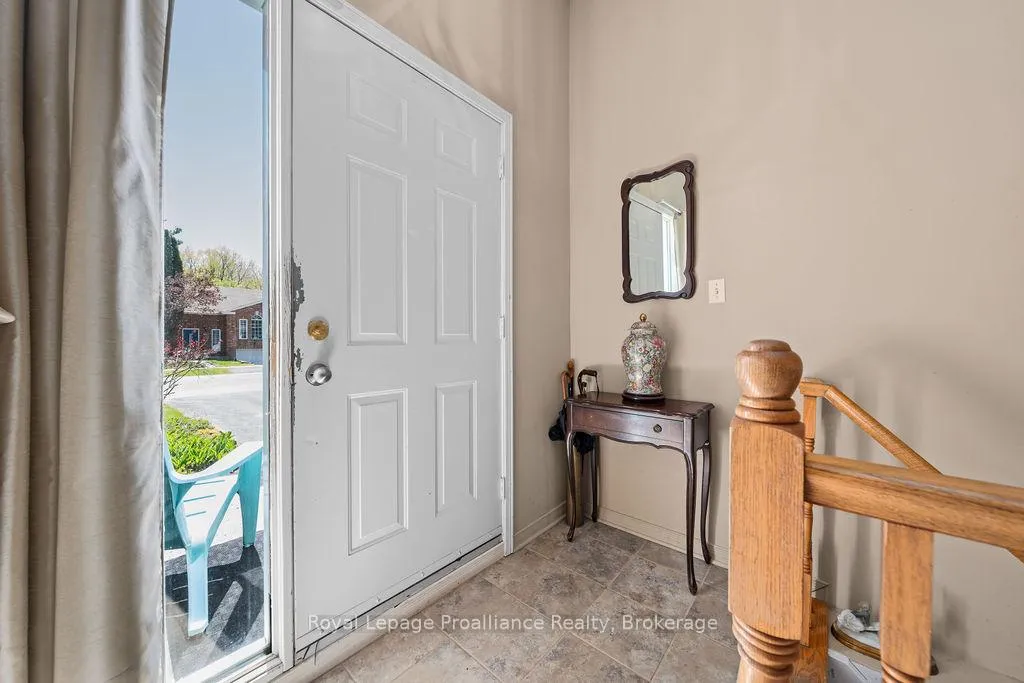 Photo 26 of 611 Barnsley Crescent, Kingston, City Southwest — HOMEH