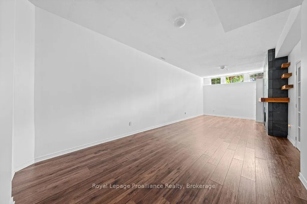 Photo 32 of 611 Barnsley Crescent, Kingston, City Southwest — HOMEH