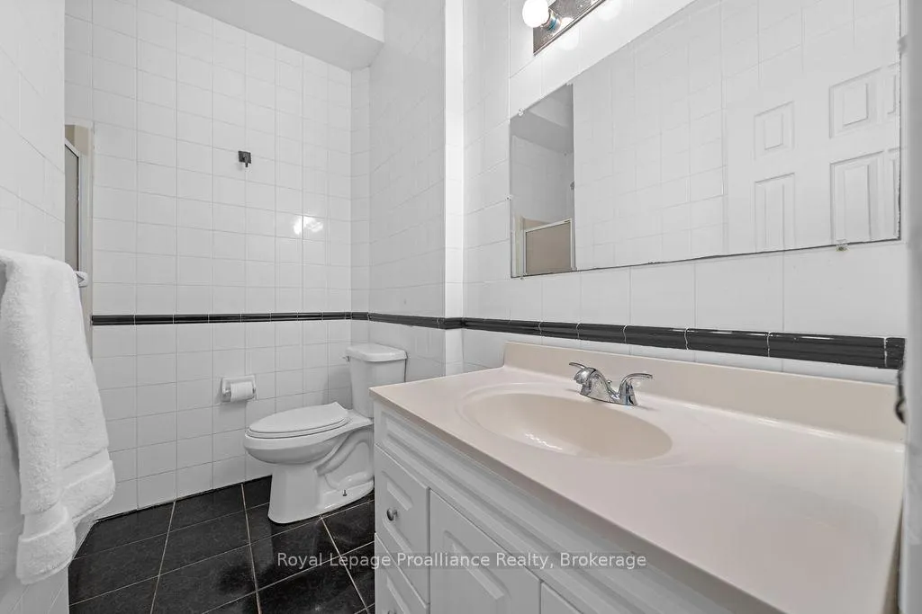 Photo 35 of 611 Barnsley Crescent, Kingston, City Southwest — HOMEH