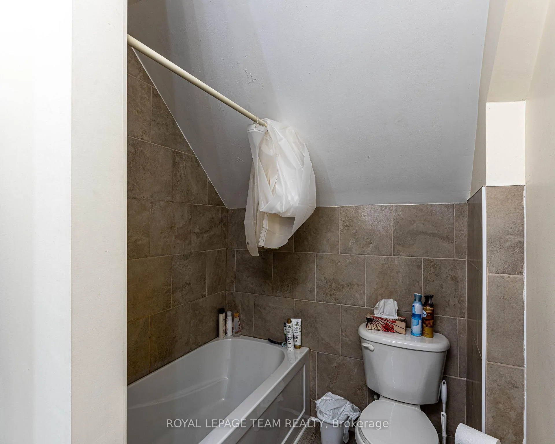 Photo 14 of 6607-6613 Fourth Line Road, Ottawa, North Gower — HOMEH
