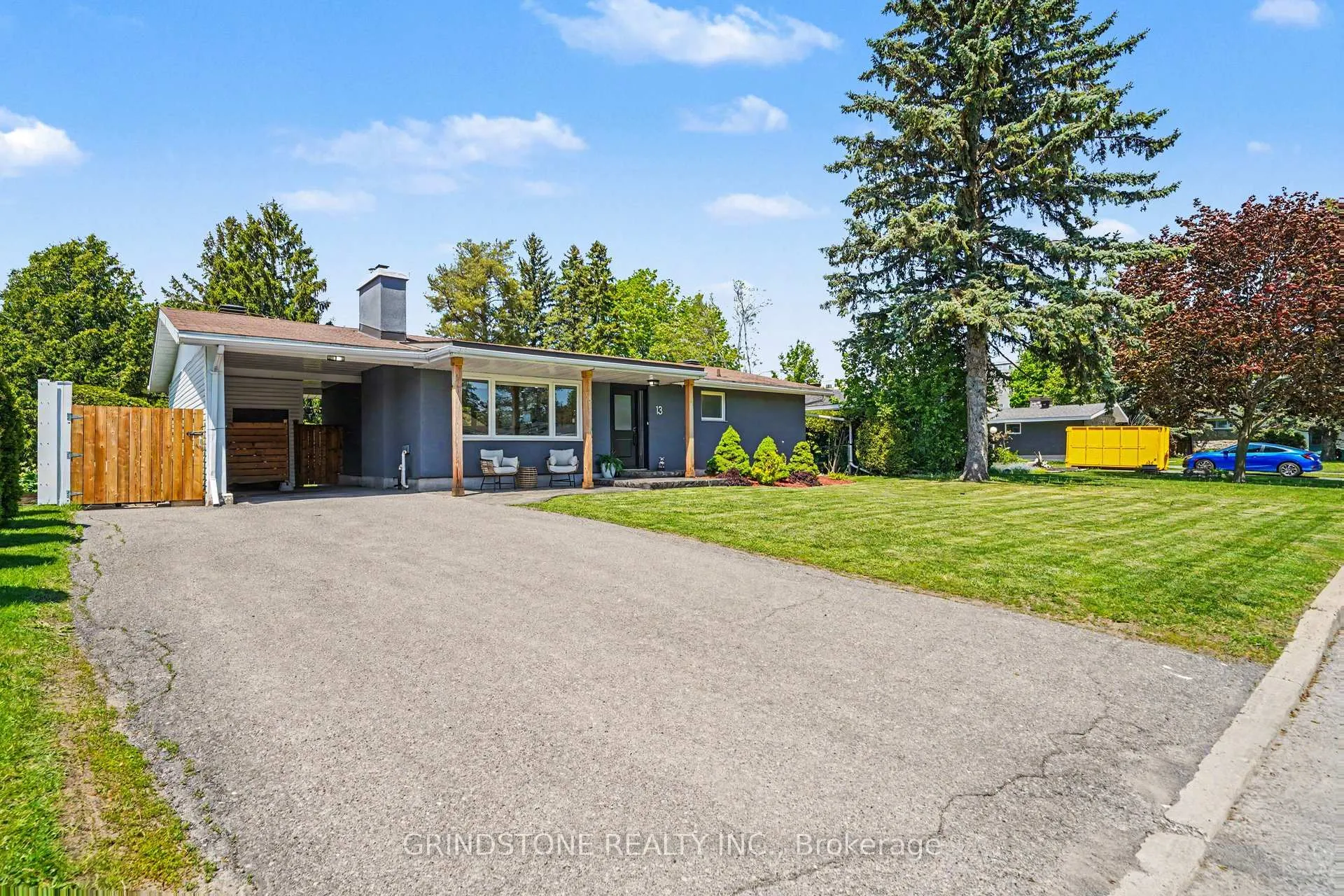 Photo 2 of 13 Tiverton Drive, Ottawa, Borden Farm/Stewart Farm/Carleton Heights/Parkwood Hills — HOMEH