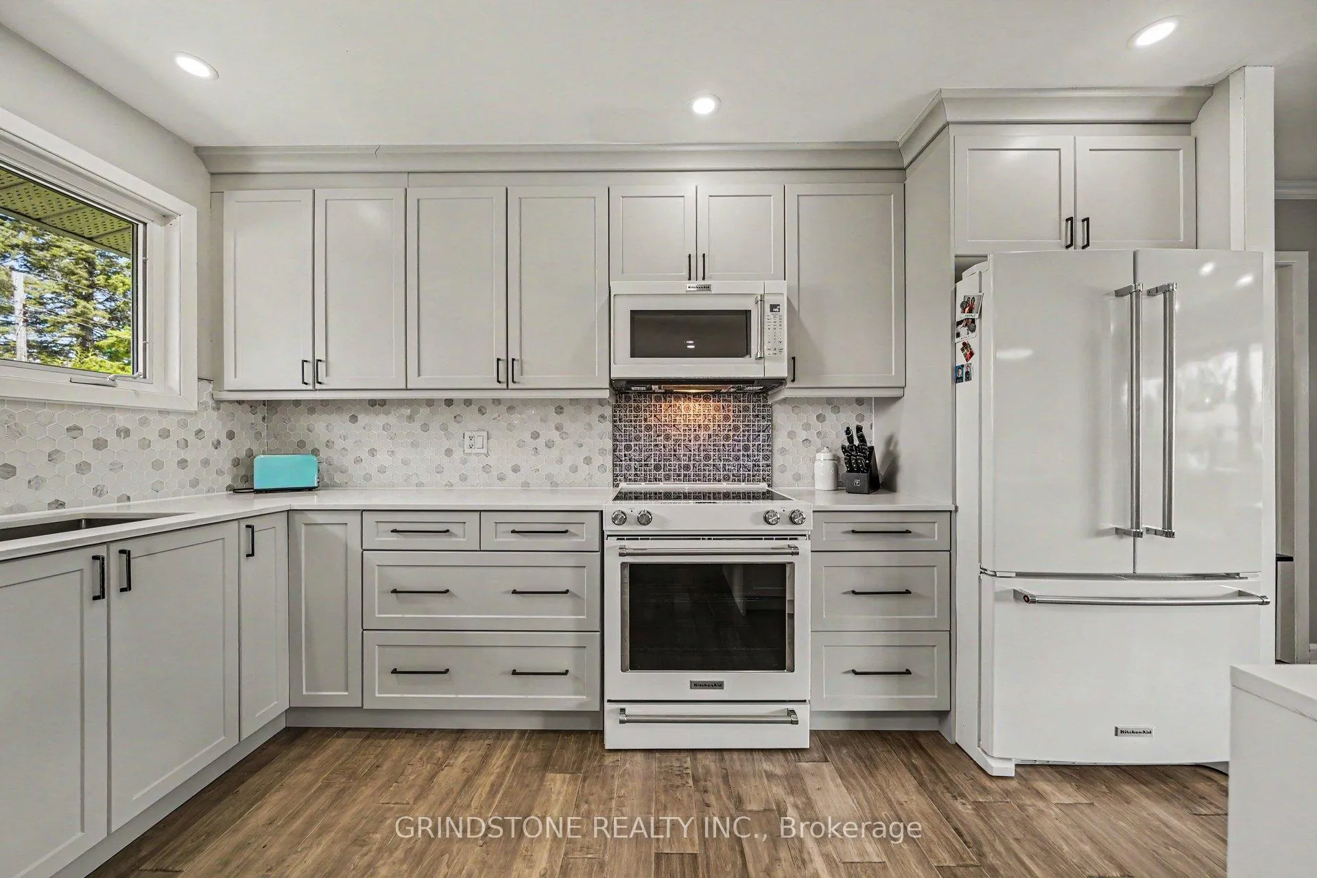 Photo 9 of 13 Tiverton Drive, Ottawa, Borden Farm/Stewart Farm/Carleton Heights/Parkwood Hills — HOMEH