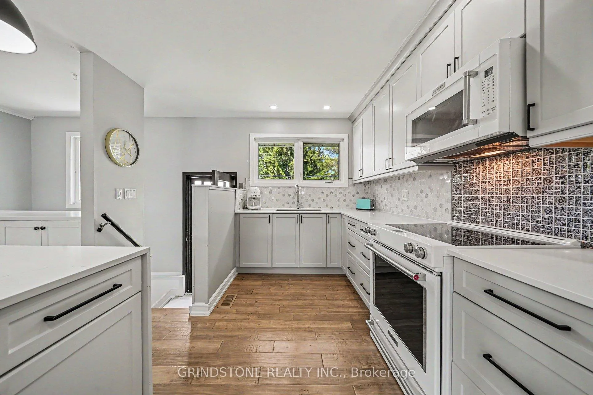Photo 10 of 13 Tiverton Drive, Ottawa, Borden Farm/Stewart Farm/Carleton Heights/Parkwood Hills — HOMEH