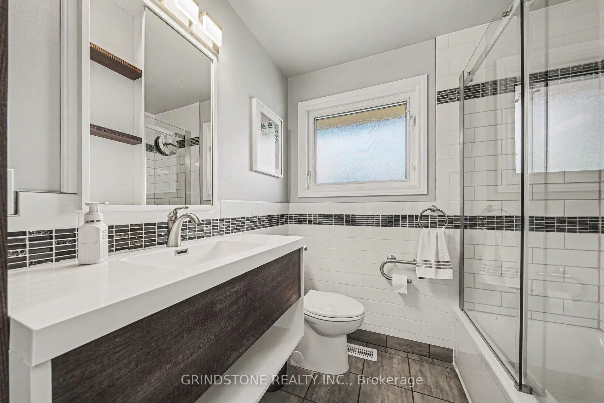 Photo 14 of 13 Tiverton Drive, Ottawa, Borden Farm/Stewart Farm/Carleton Heights/Parkwood Hills — HOMEH