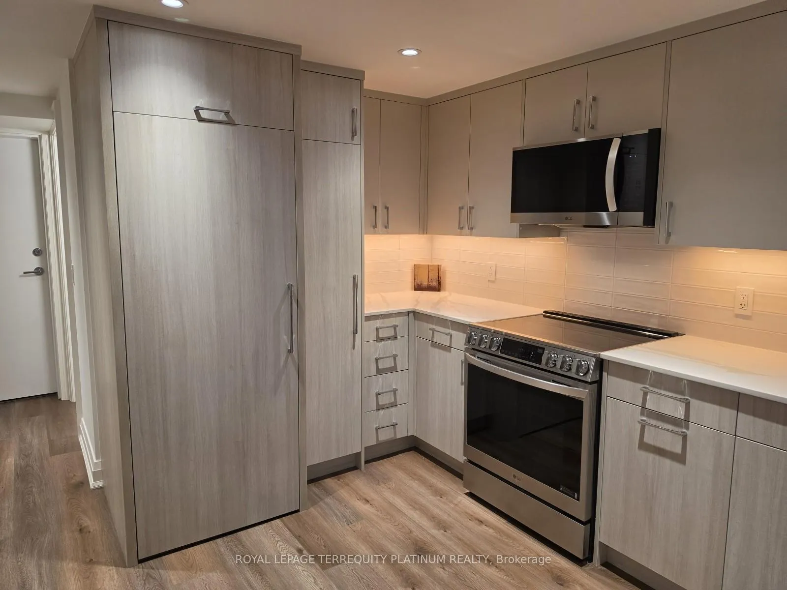 Photo 4 of Unit Bsmt, 191 Shaw Street, Toronto, Trinity-Bellwoods — HOMEH
