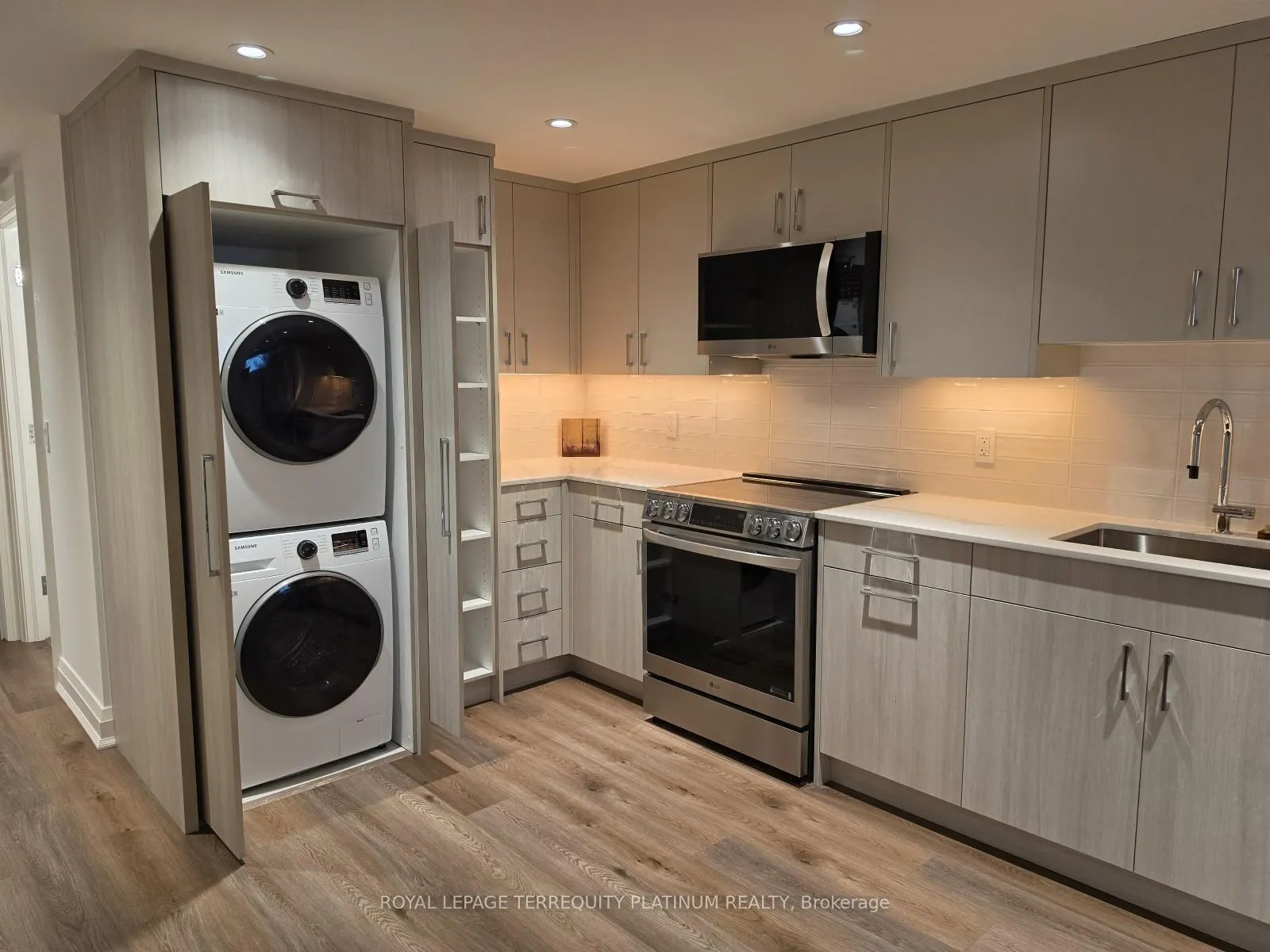 Photo 5 of Unit Bsmt, 191 Shaw Street, Toronto, Trinity-Bellwoods — HOMEH