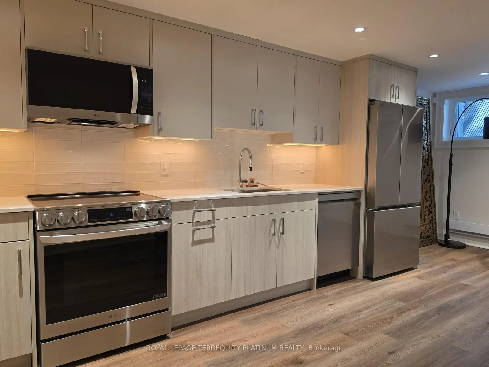 Photo 6 of Unit Bsmt, 191 Shaw Street, Toronto, Trinity-Bellwoods — HOMEH