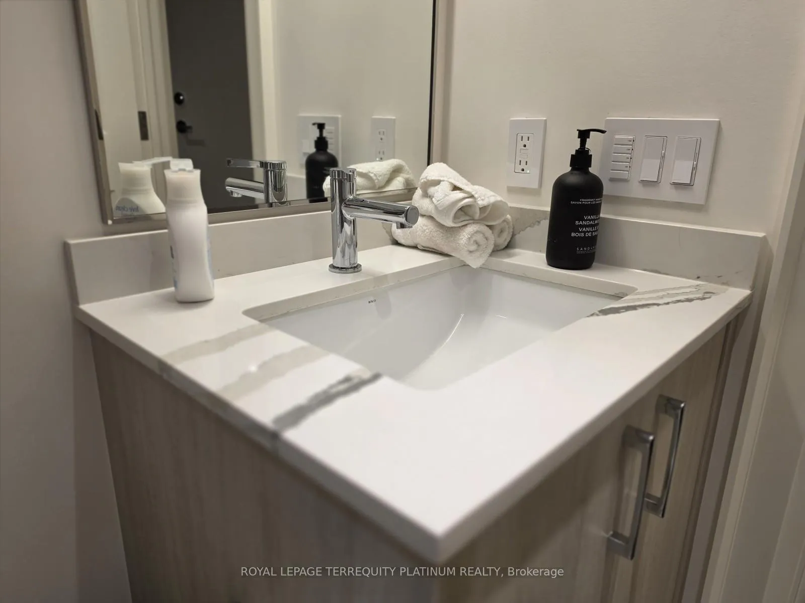 Photo 19 of Unit Bsmt, 191 Shaw Street, Toronto, Trinity-Bellwoods — HOMEH