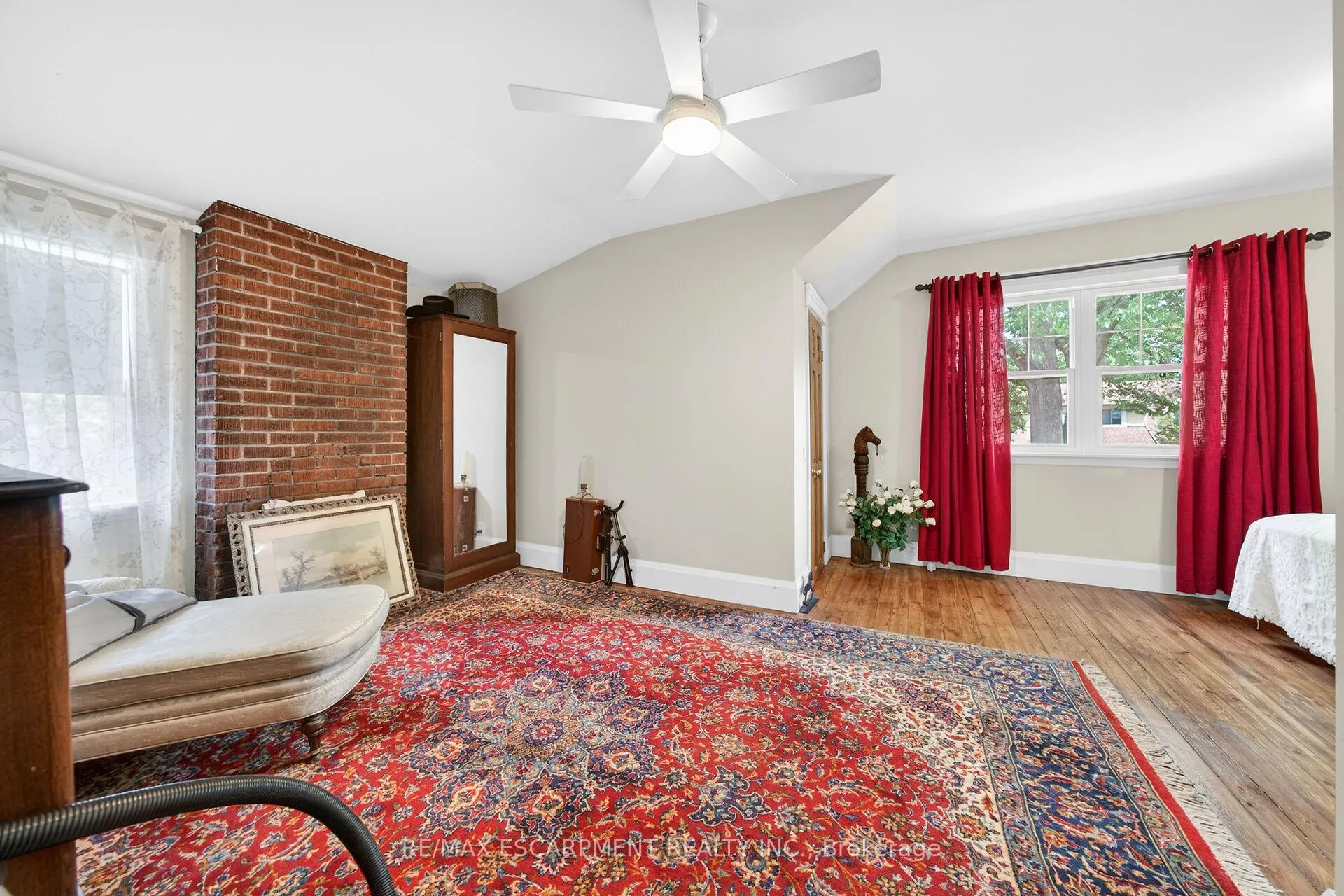 Photo 16 of 40 Fairleigh Crescent, Hamilton, St. Clair — HOMEH
