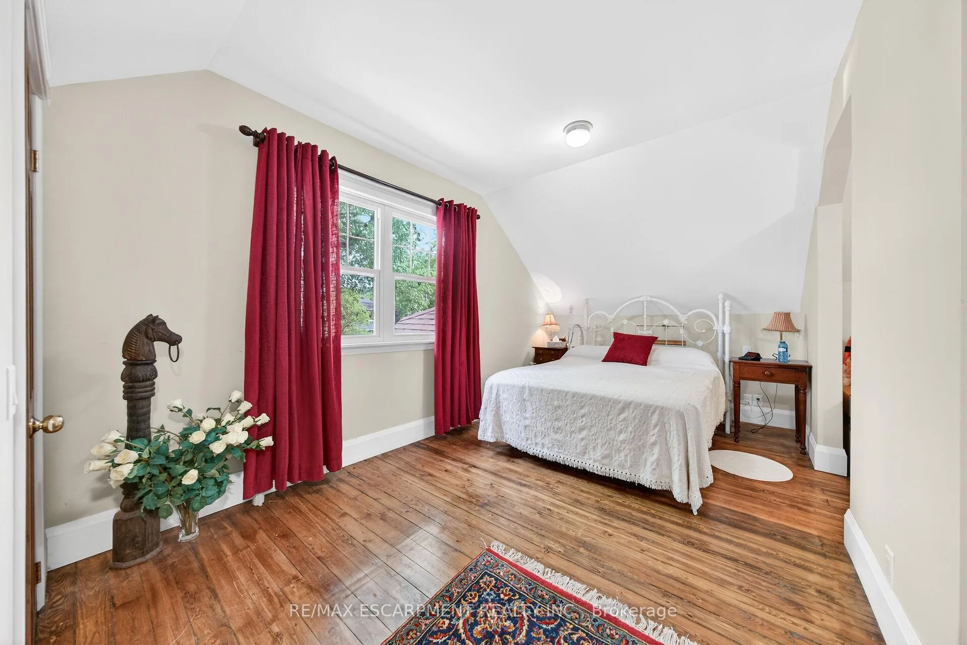 Photo 17 of 40 Fairleigh Crescent, Hamilton, St. Clair — HOMEH
