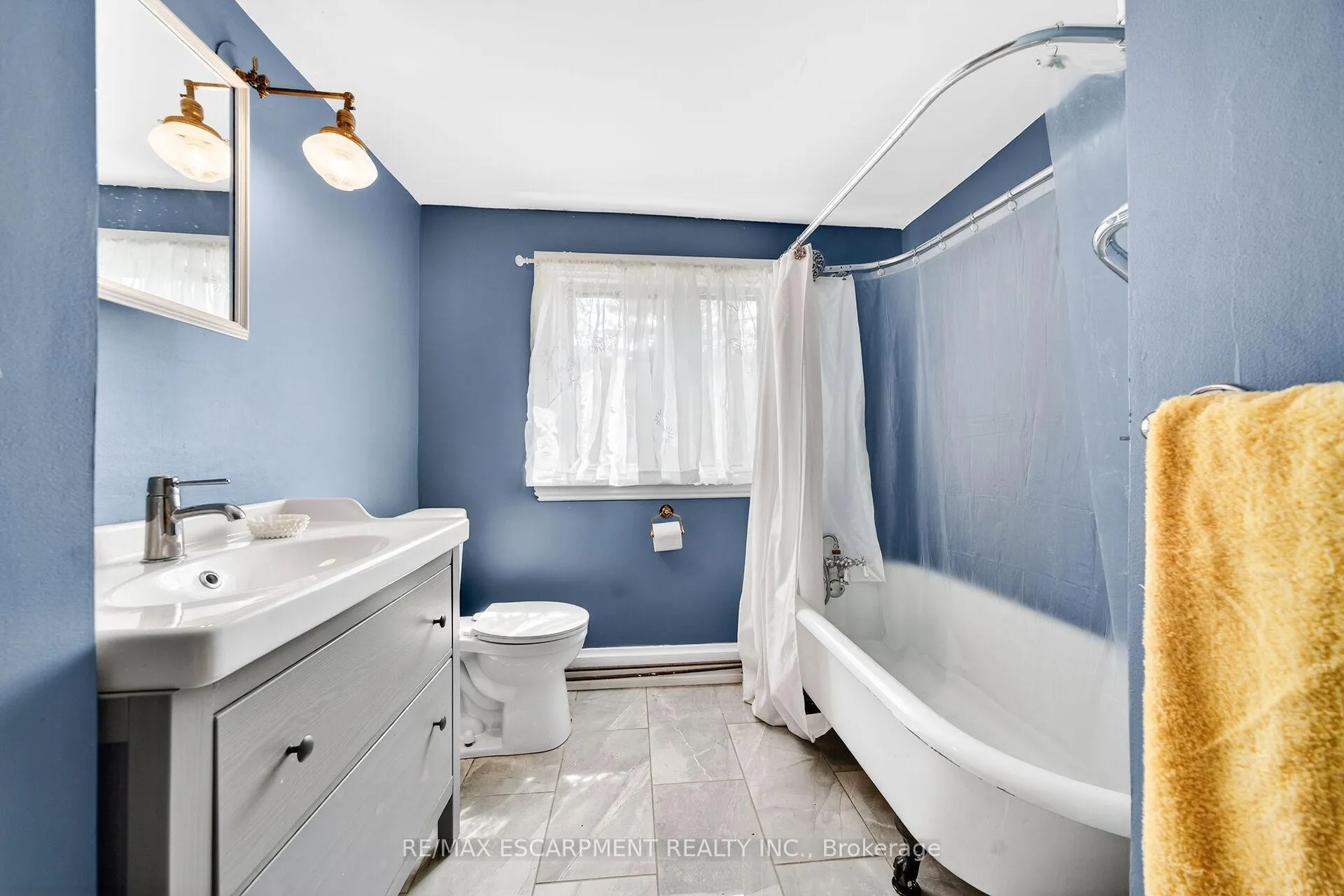 Photo 19 of 40 Fairleigh Crescent, Hamilton, St. Clair — HOMEH