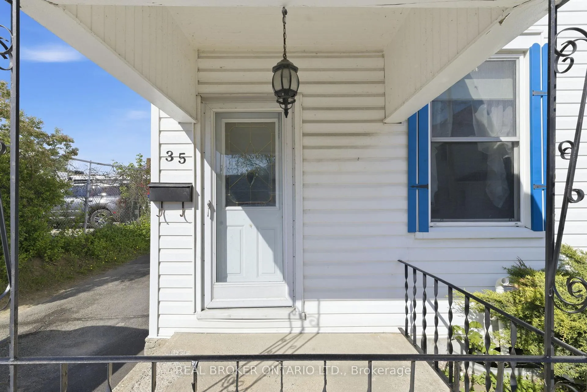 Photo 2 of 35 Victoria Street, Carleton Place — HOMEH