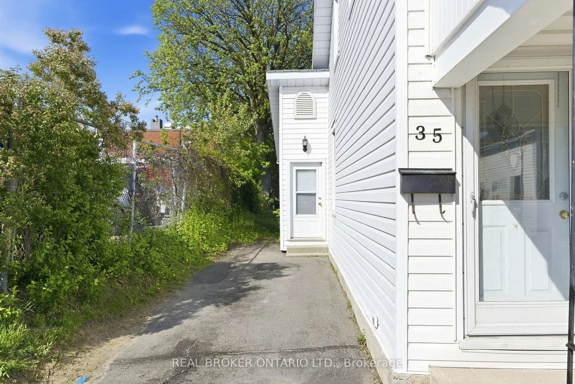 Photo 4 of 35 Victoria Street, Carleton Place — HOMEH