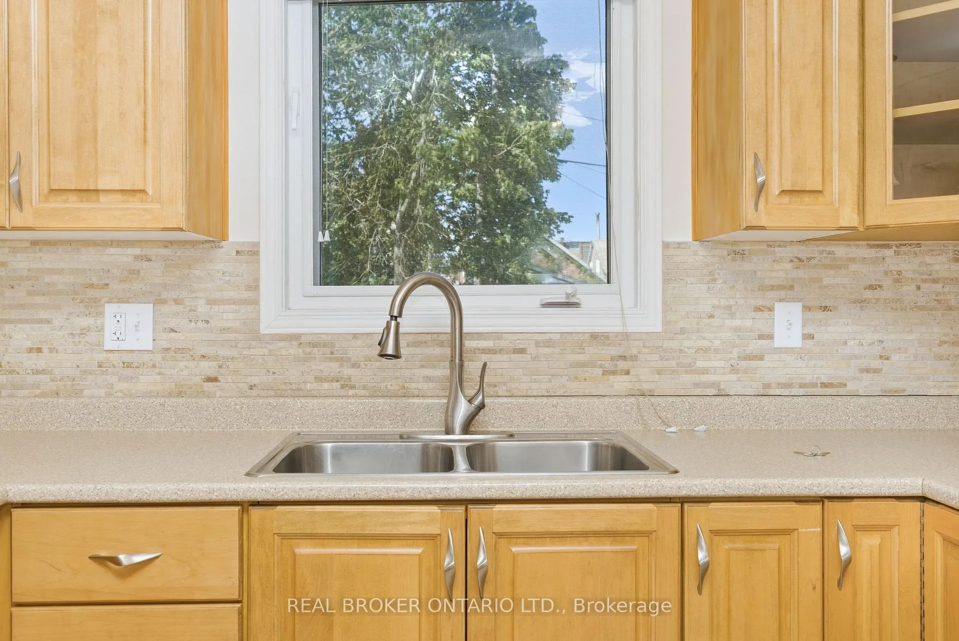 Photo 18 of 35 Victoria Street, Carleton Place — HOMEH