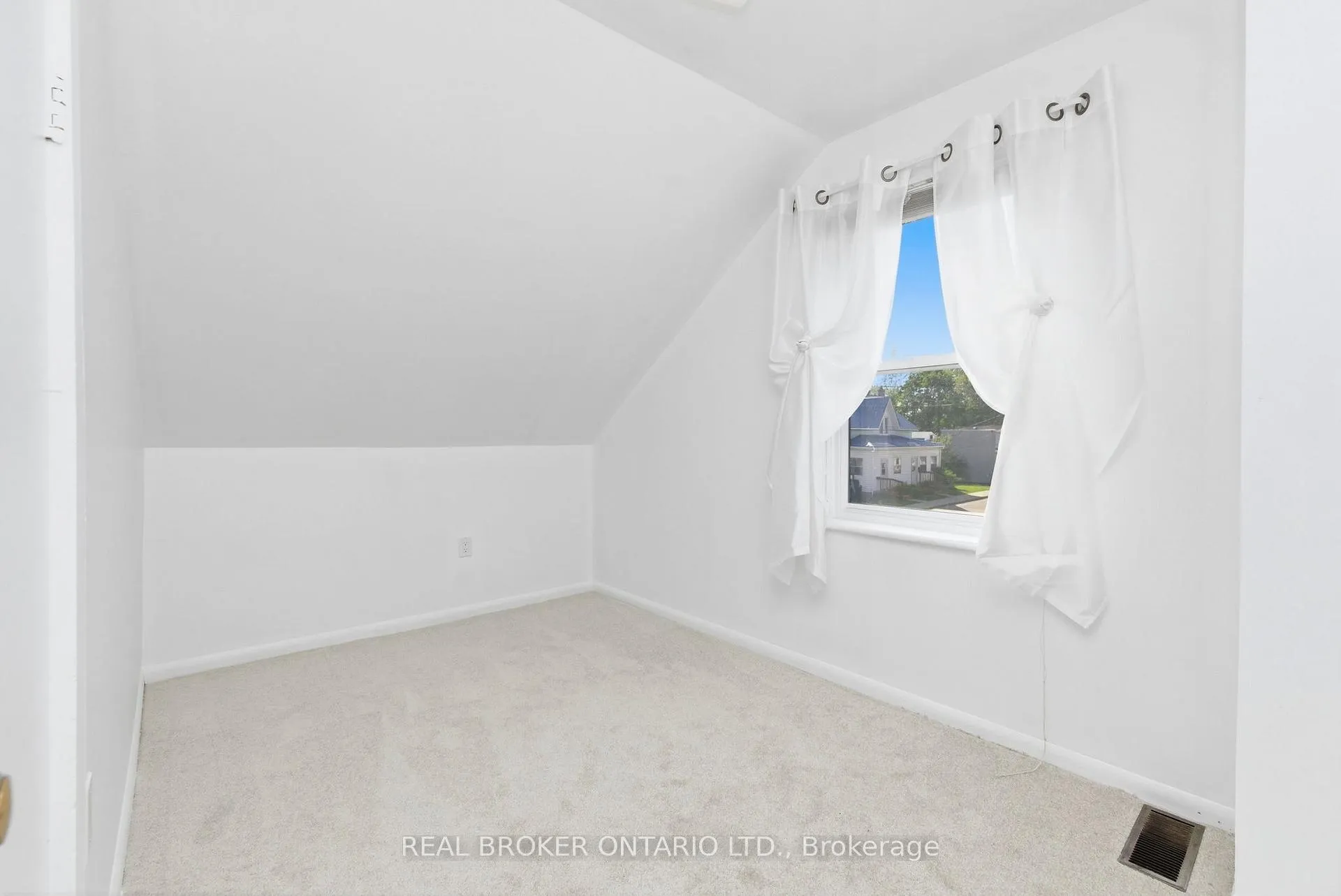 Photo 37 of 35 Victoria Street, Carleton Place — HOMEH