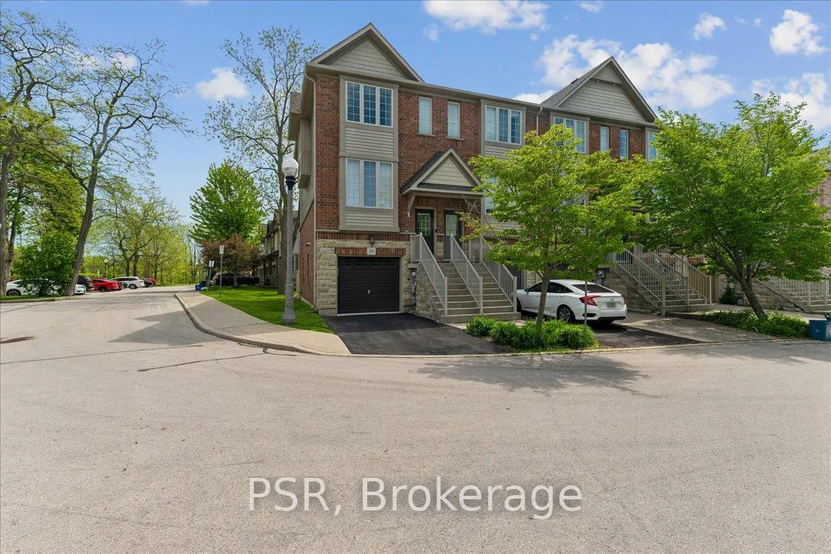 Photo 2 of 30 Chapman Lane, Hamilton, Ancaster — HOMEH