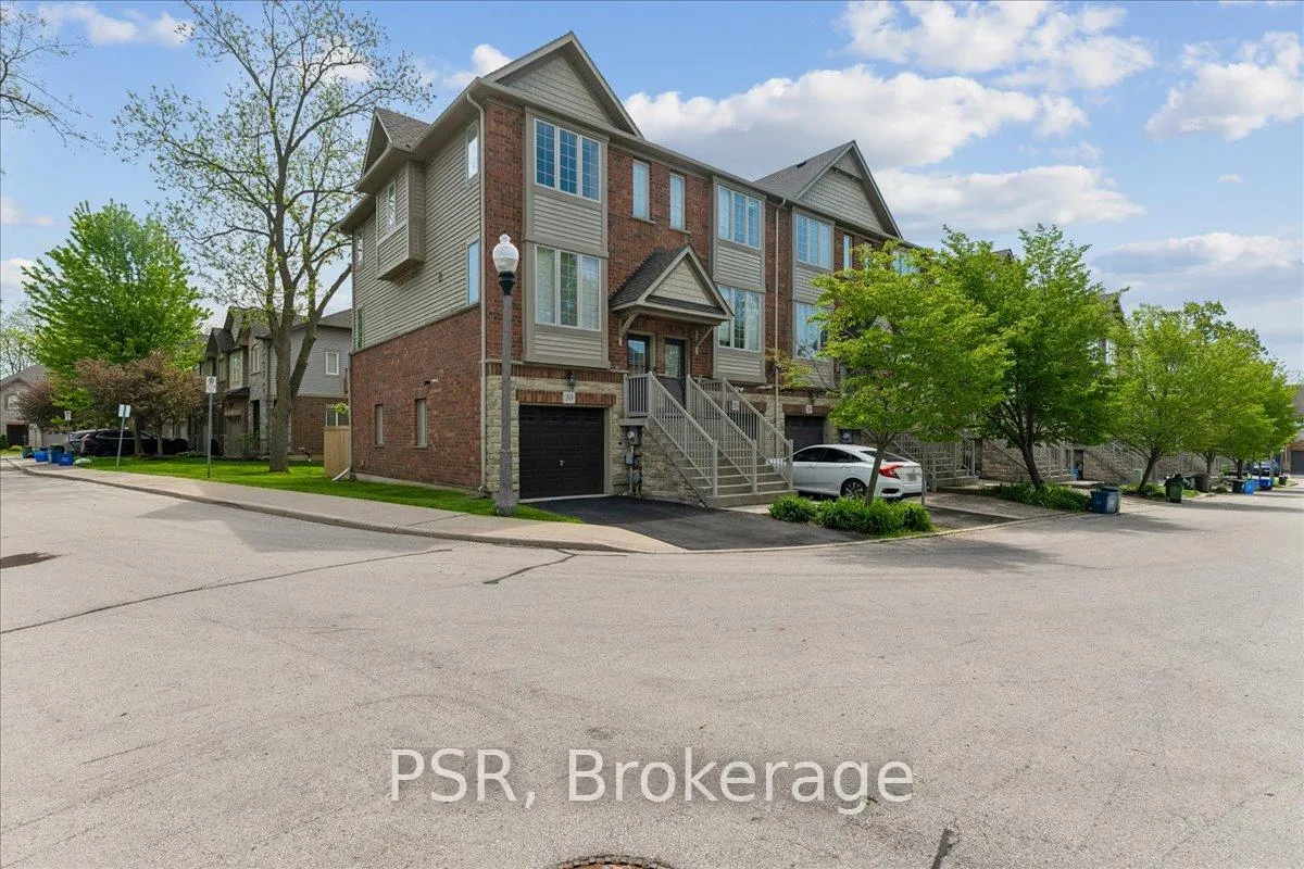 Photo 3 of 30 Chapman Lane, Hamilton, Ancaster — HOMEH