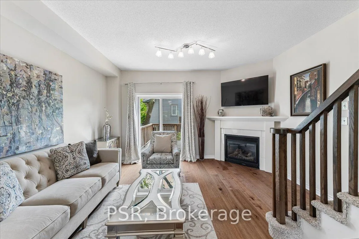 Photo 9 of 30 Chapman Lane, Hamilton, Ancaster — HOMEH
