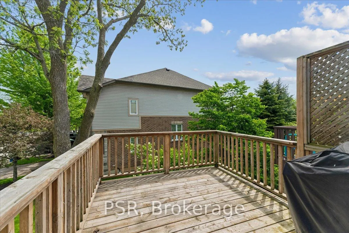 Photo 14 of 30 Chapman Lane, Hamilton, Ancaster — HOMEH