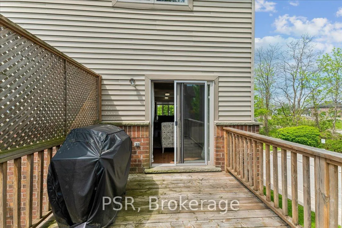 Photo 15 of 30 Chapman Lane, Hamilton, Ancaster — HOMEH