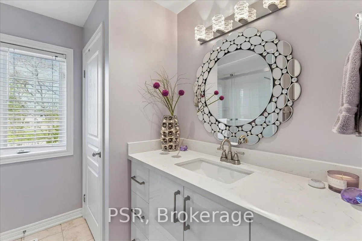 Photo 17 of 30 Chapman Lane, Hamilton, Ancaster — HOMEH