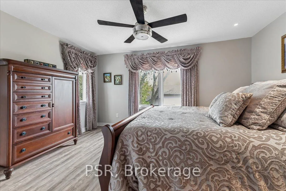 Photo 19 of 30 Chapman Lane, Hamilton, Ancaster — HOMEH