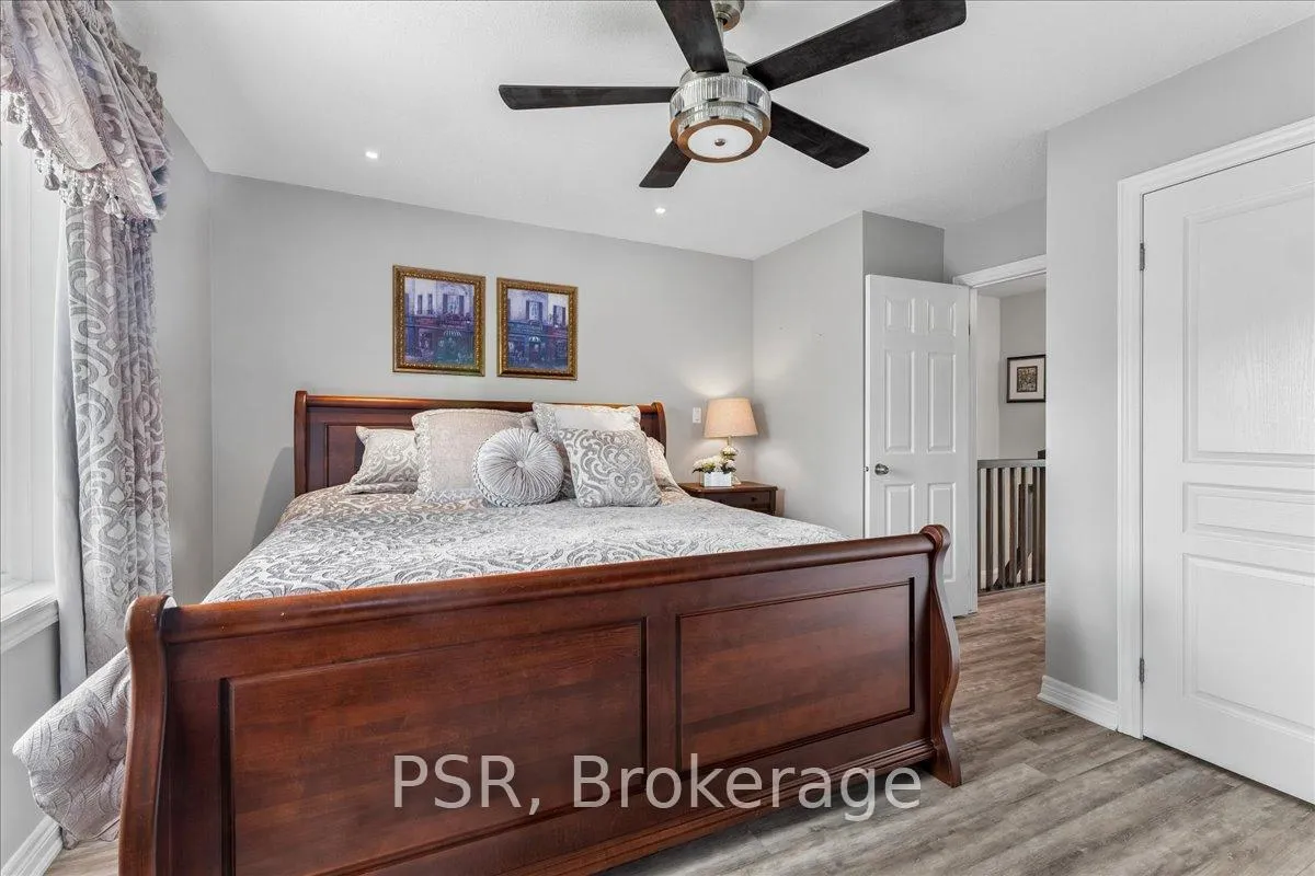 Photo 20 of 30 Chapman Lane, Hamilton, Ancaster — HOMEH