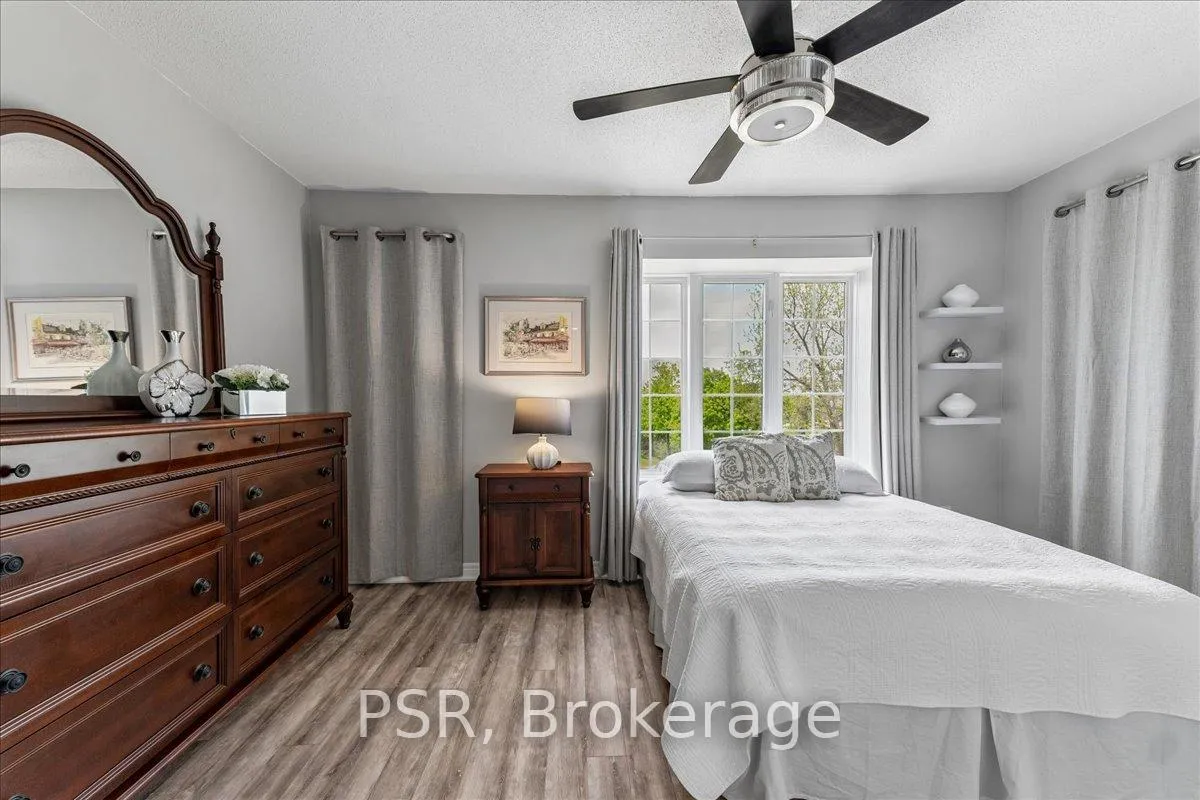 Photo 21 of 30 Chapman Lane, Hamilton, Ancaster — HOMEH