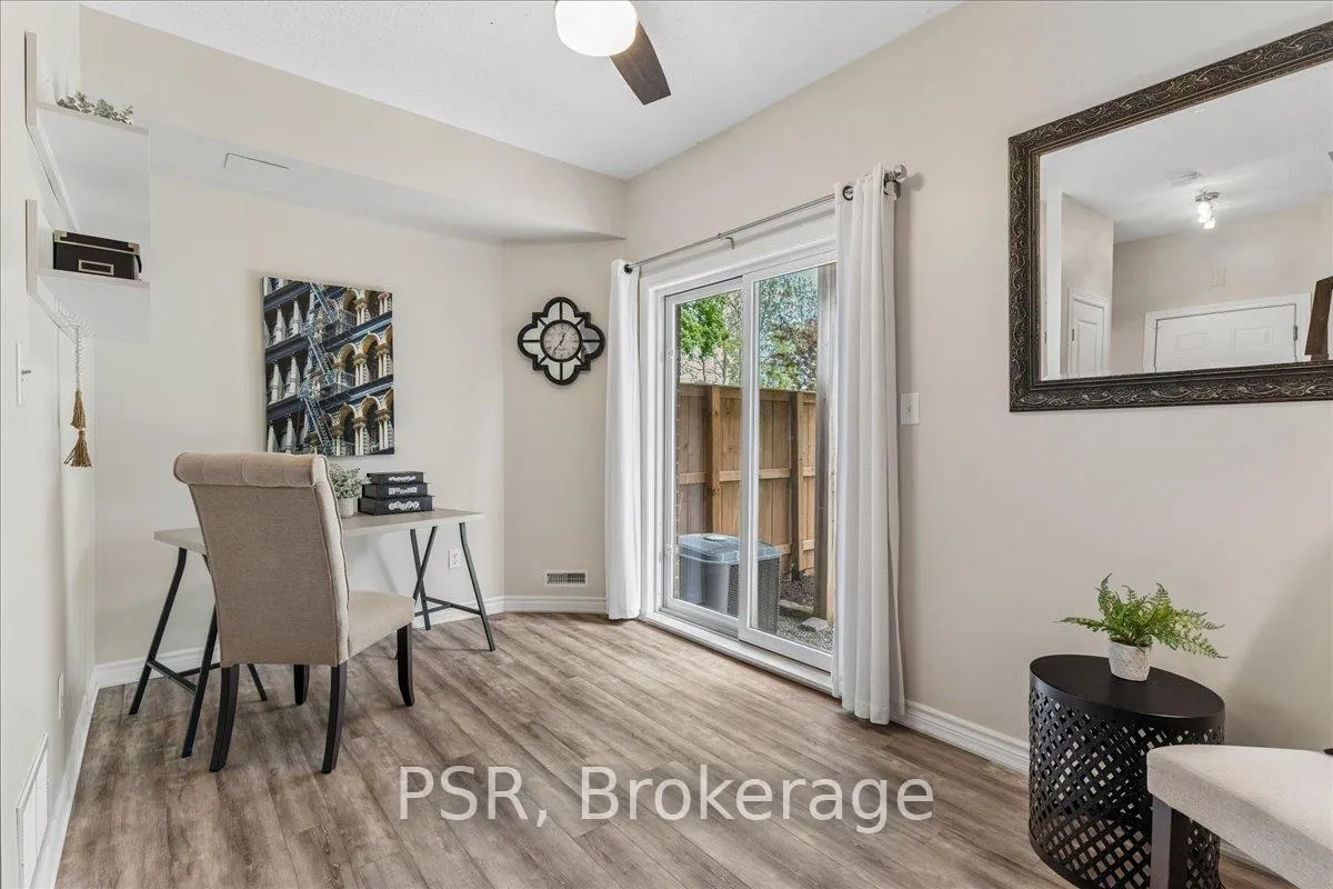 Photo 24 of 30 Chapman Lane, Hamilton, Ancaster — HOMEH