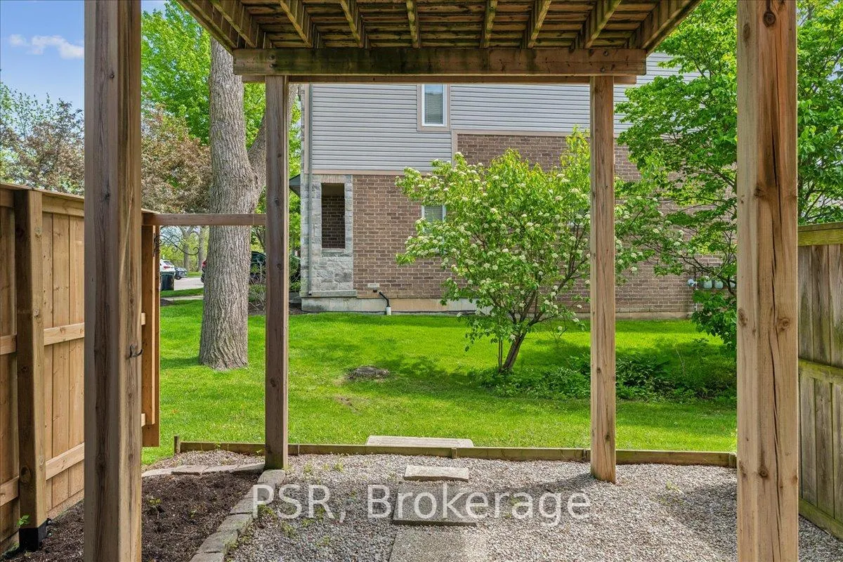 Photo 27 of 30 Chapman Lane, Hamilton, Ancaster — HOMEH