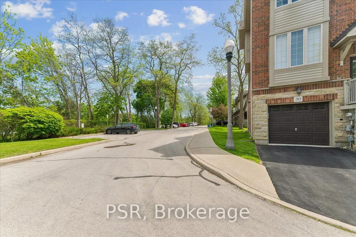 Photo 29 of 30 Chapman Lane, Hamilton, Ancaster — HOMEH