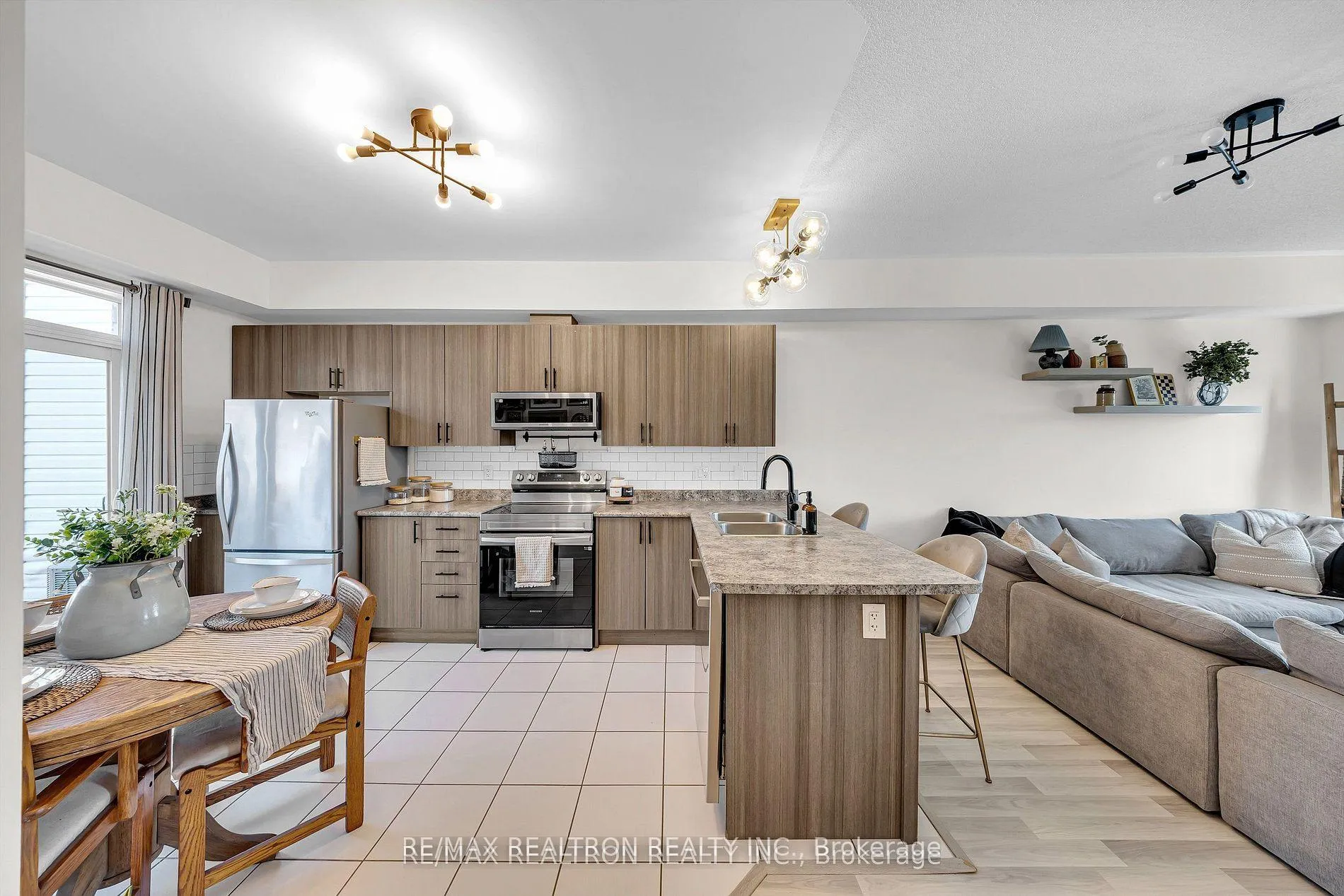 Photo 6 of 1365 Salem Road N, Ajax, Northeast Ajax — HOMEH