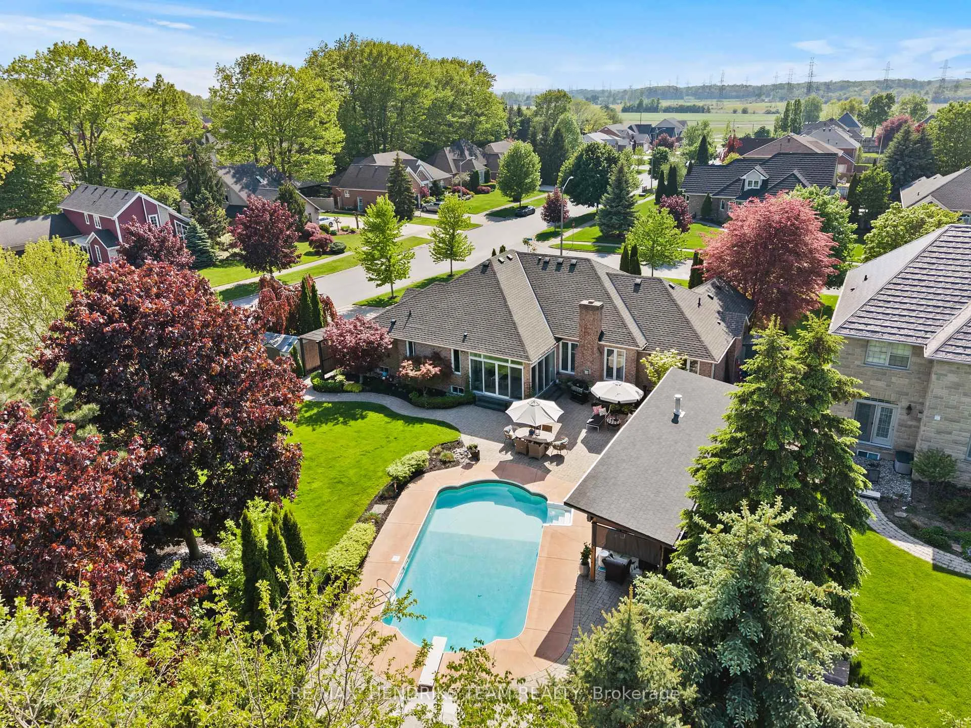 Photo 1 of 8152 Westminster Drive, Niagara Falls, Mt. Carmel — HOMEH