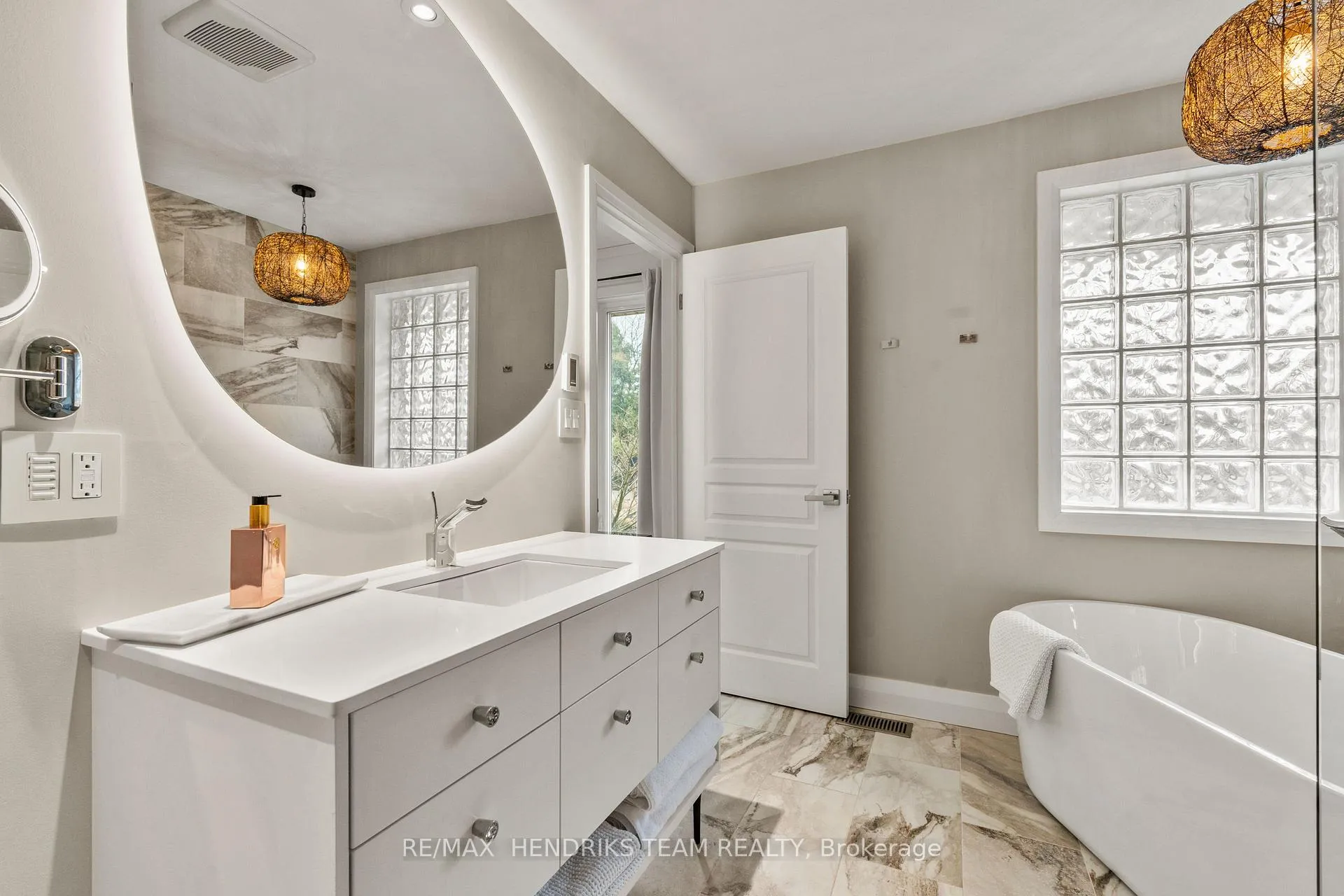 Photo 20 of 8152 Westminster Drive, Niagara Falls, Mt. Carmel — HOMEH