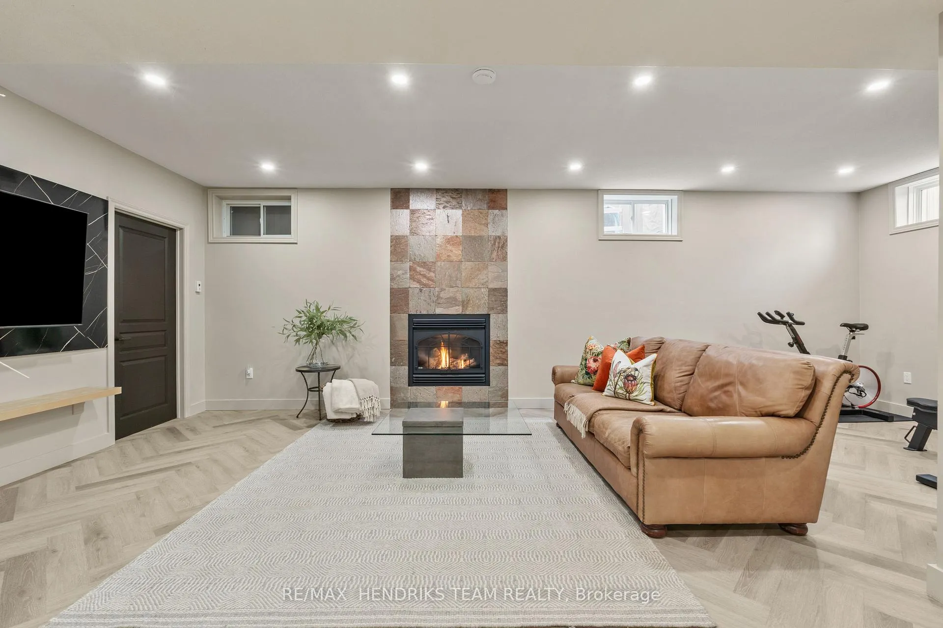 Photo 27 of 8152 Westminster Drive, Niagara Falls, Mt. Carmel — HOMEH