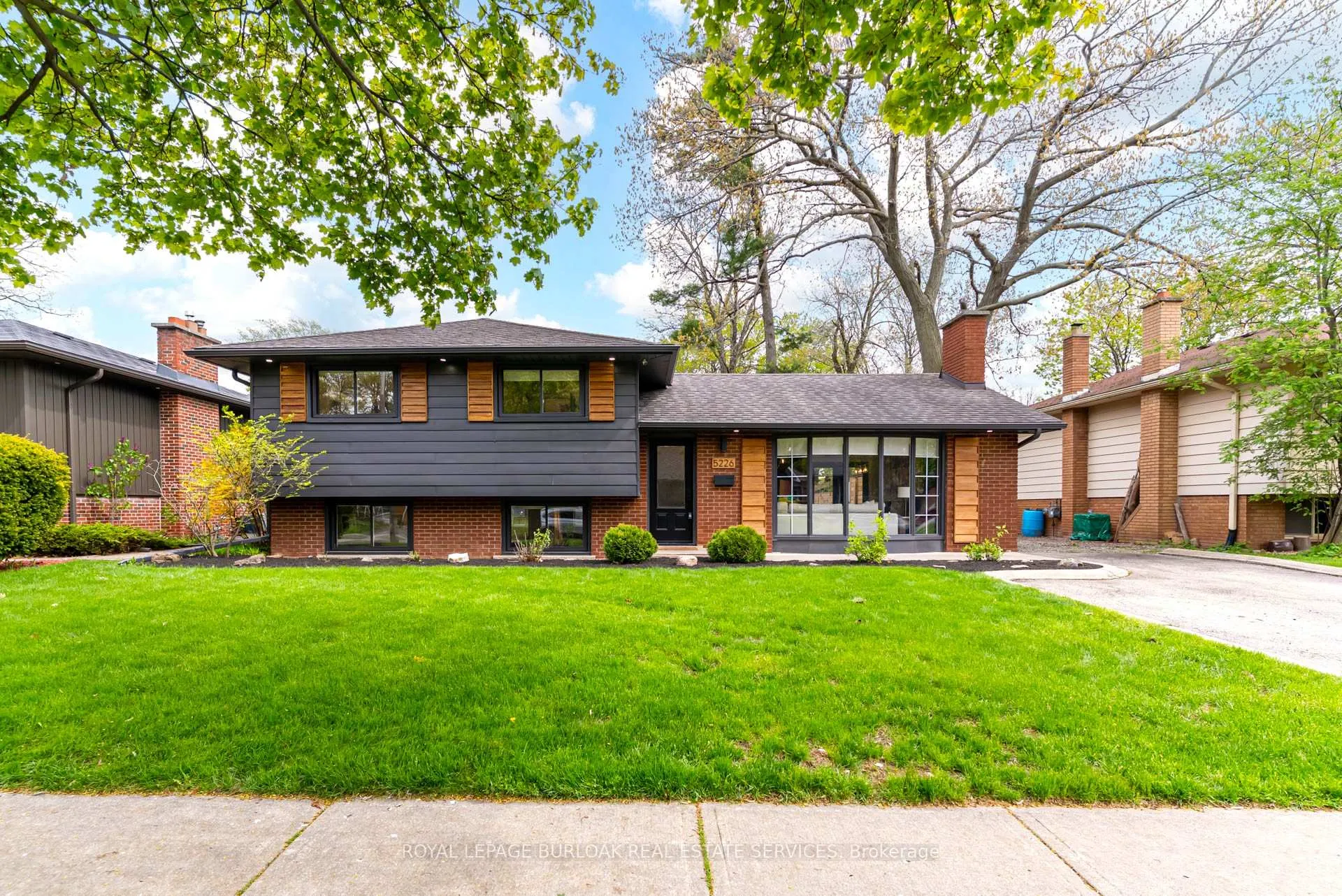 Photo 1 of 5226 Spruce Avenue, Burlington, Appleby — HOMEH