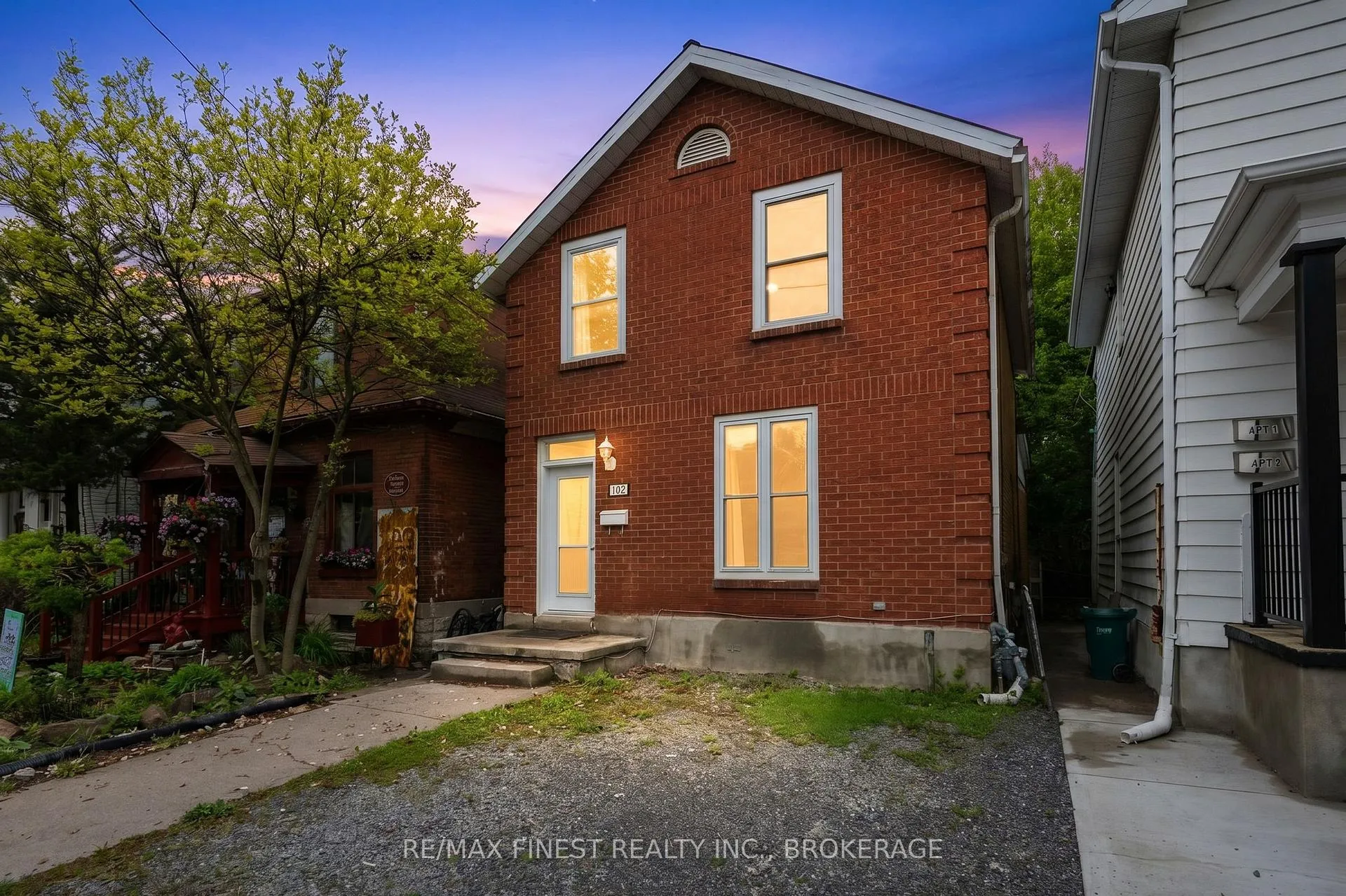 Front of 182 Montreal Street