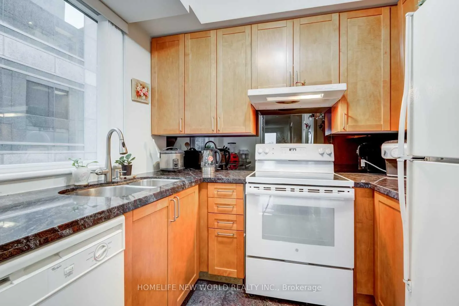Photo 8 of Unit 2001, 55 Bloor Street E, Toronto, Church-Yonge Corridor — HOMEH