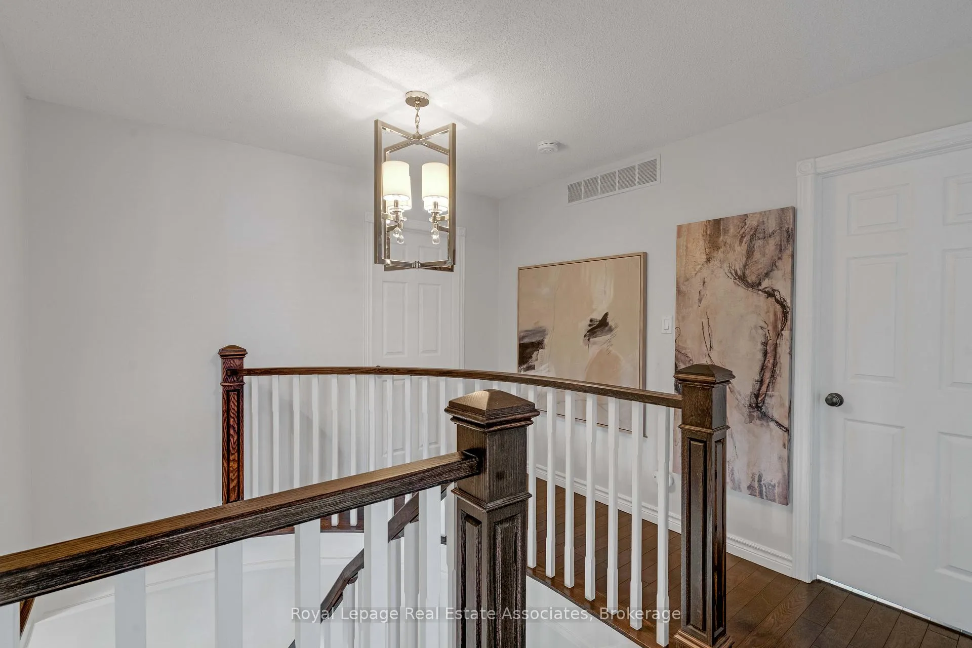 Photo 17 of 23 Handorf Drive, Cambridge — HOMEH