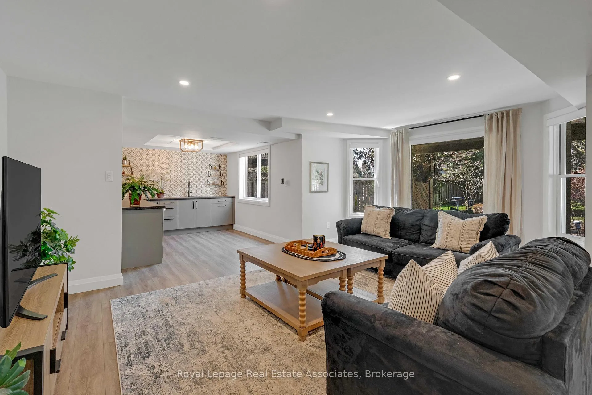 Photo 32 of 23 Handorf Drive, Cambridge — HOMEH