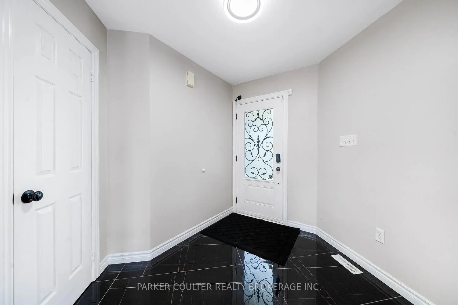 Photo 5 of 60 Knupp Road, Barrie, Edgehill Drive — HOMEH