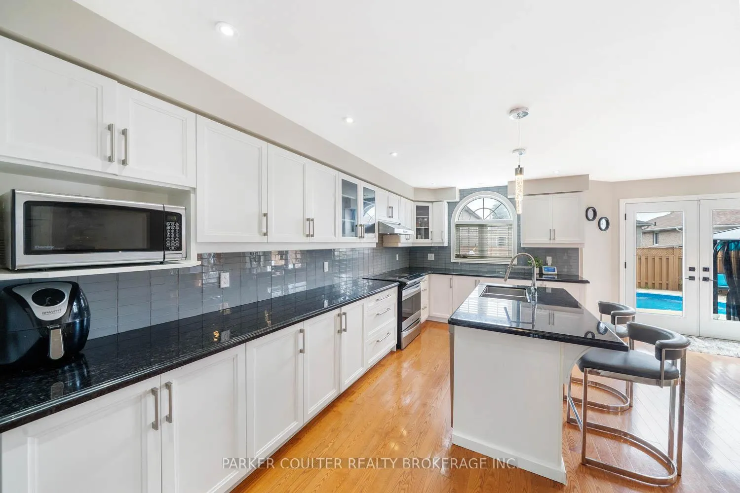 Photo 14 of 60 Knupp Road, Barrie, Edgehill Drive — HOMEH