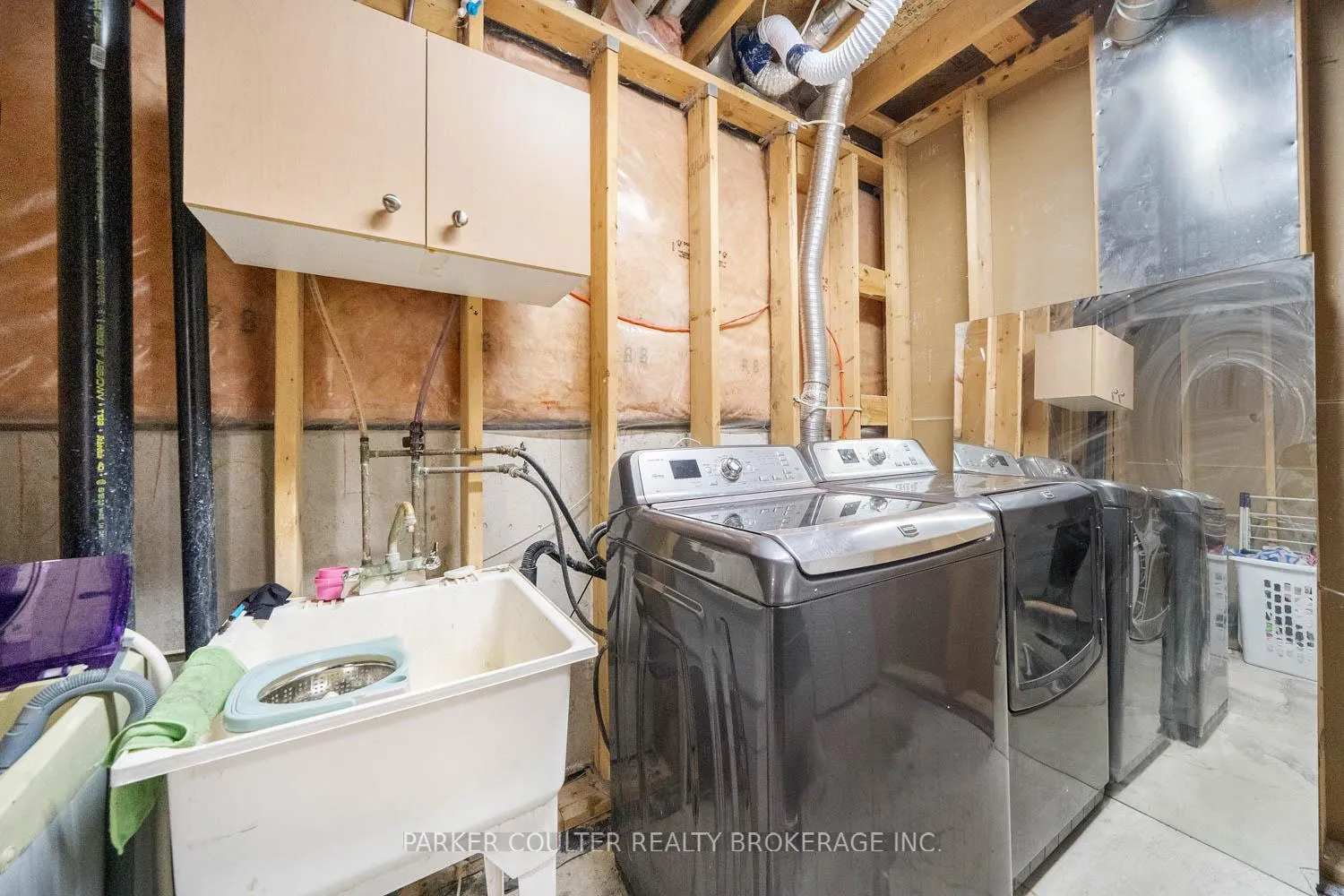 Photo 35 of 60 Knupp Road, Barrie, Edgehill Drive — HOMEH