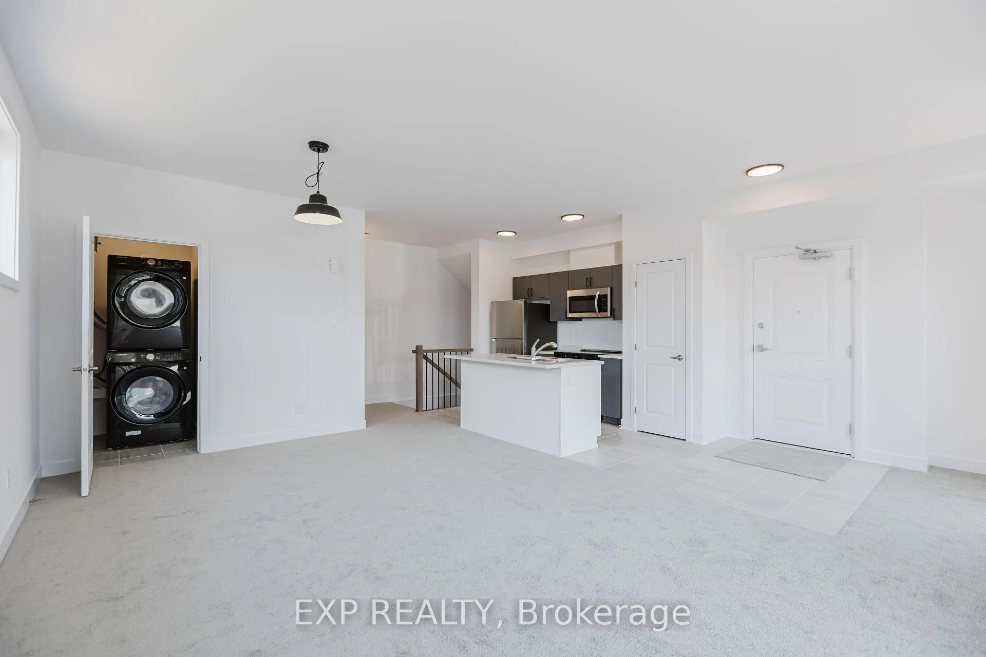 Photo 6 of Unit E, 230 Pingwi Place E, Ottawa, Blossom Park/Kemp Park/Findlay Creek — HOMEH